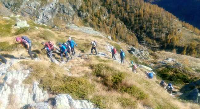 comitiva montagna escursionisti fabbri cingino