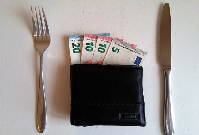 soldi portafoglio posate