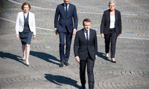 macron cammina