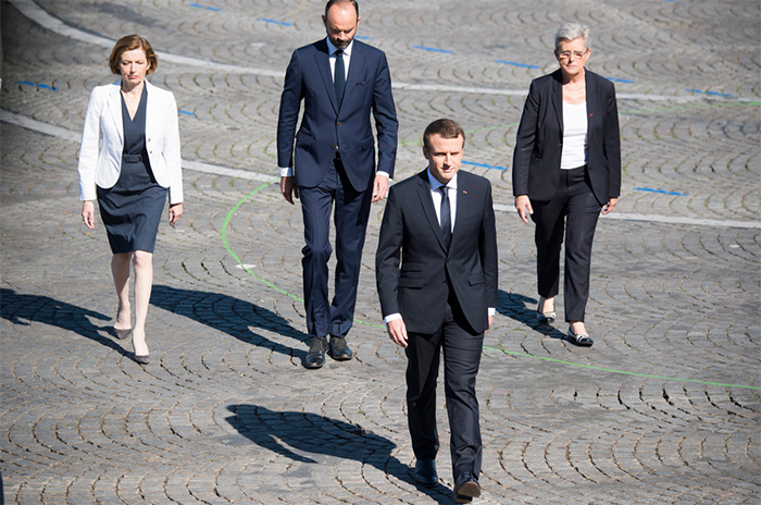macron cammina